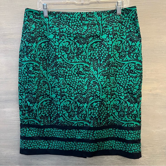 Dresses & Skirts - Ann Taylor Navy & Green Paisley Print Pencil Skirt Size 12 Like New
